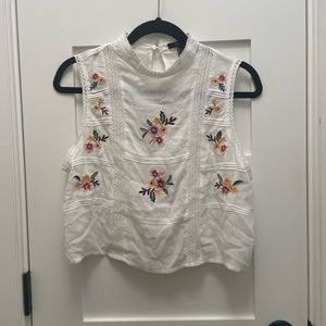 Forever 21 cropped floral shirt, size medium